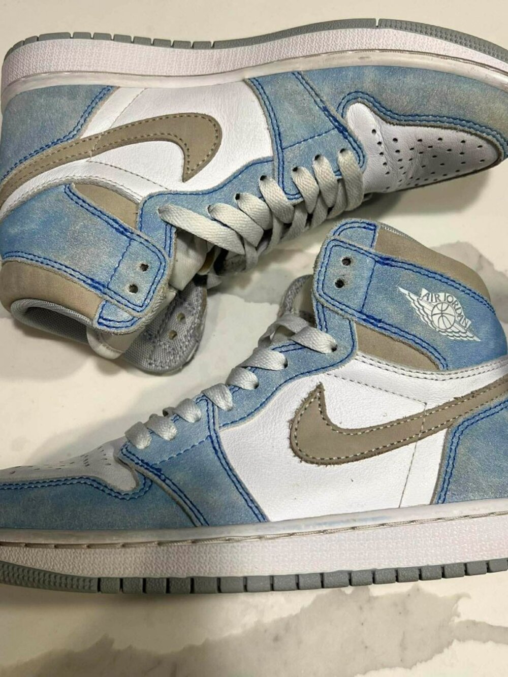 Air Jordan 1 High OG Hyper Royal 555088-402 Size 4.5Y GS
